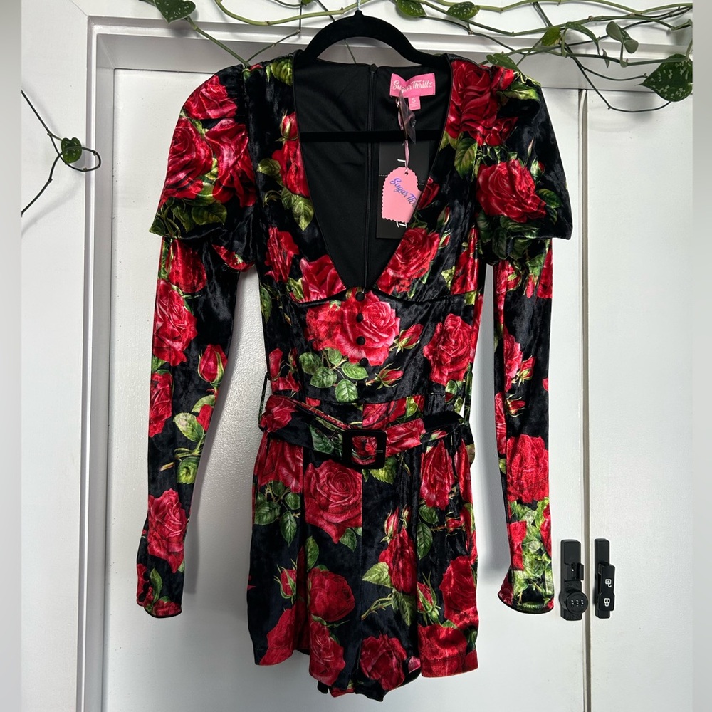 Dolls Kill Sugar Thrillz CHIC MANNERS VELVET ROMPER black and red